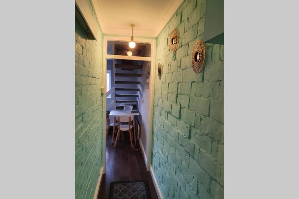 דירות סווינדון Cosy, Quirky, Comfy 'N' Chic House- מראה חיצוני תמונה